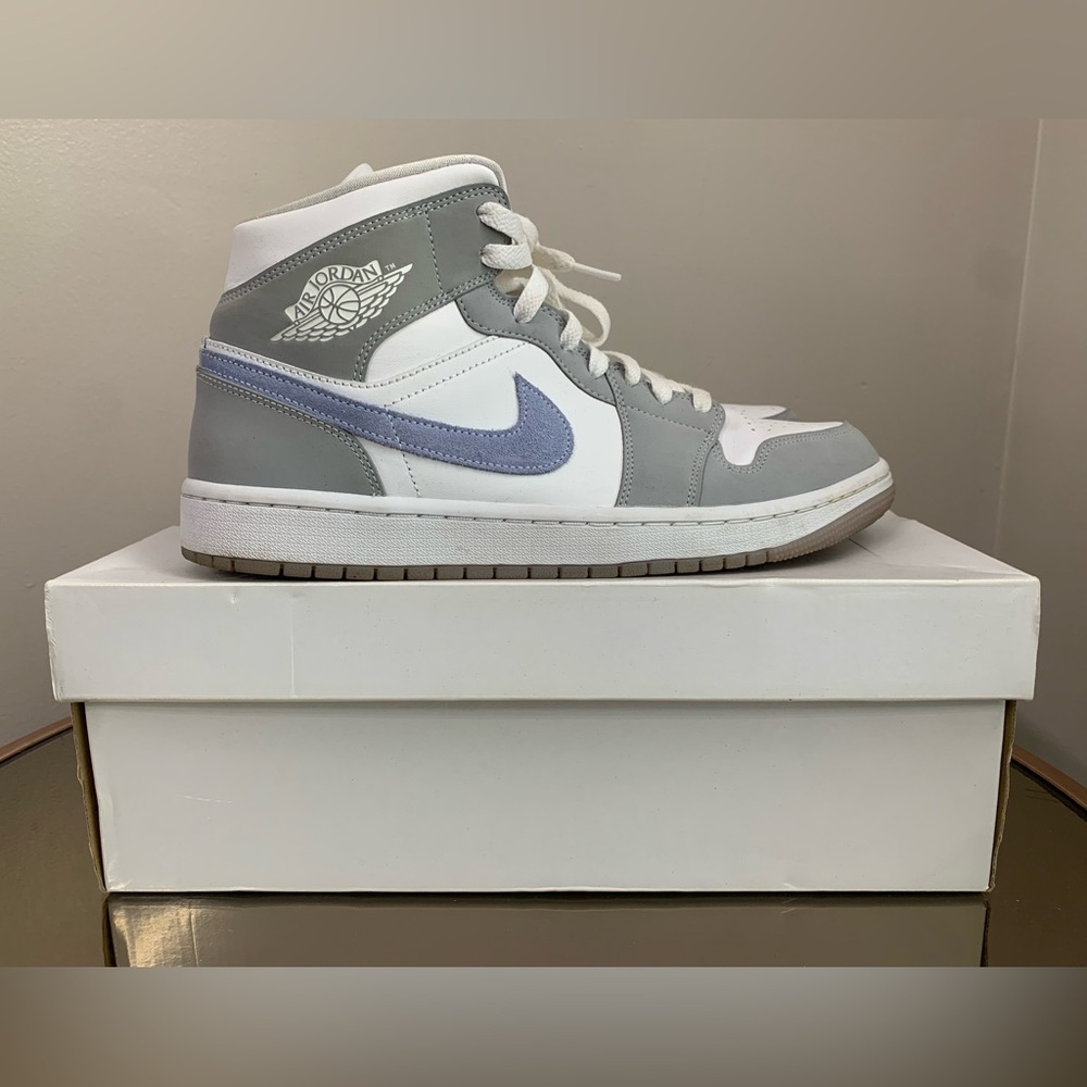 Jordan 1 Mid Wolf Grey Aluminum‎ Women's 11 / Men's 9.5 BQ6472-105